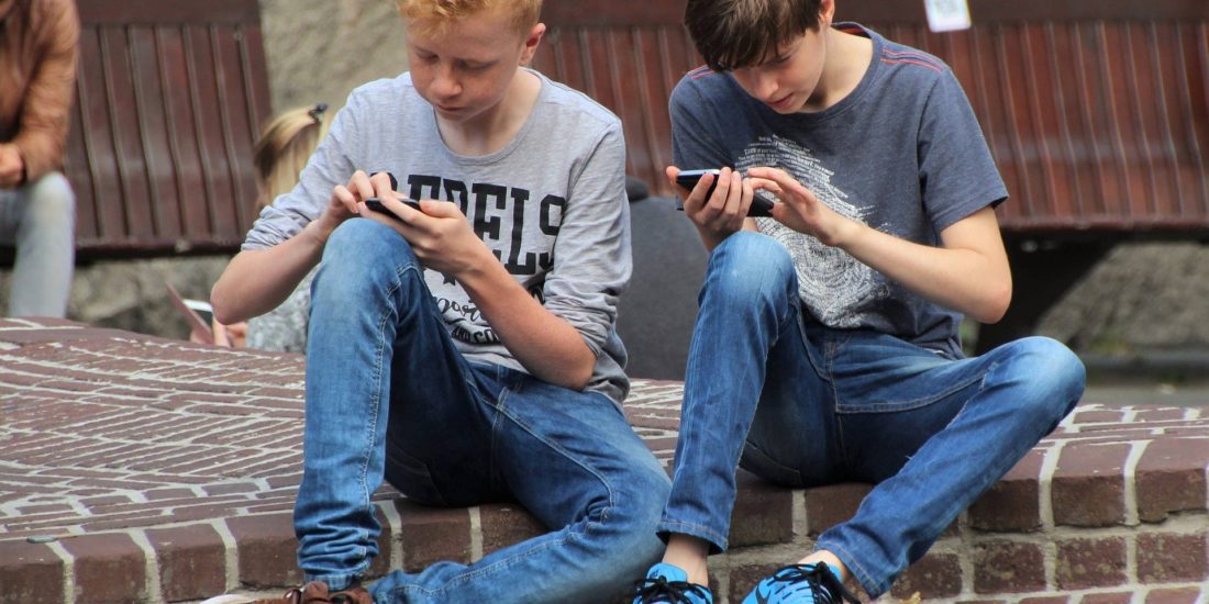 teens mobile device mobile phone safety