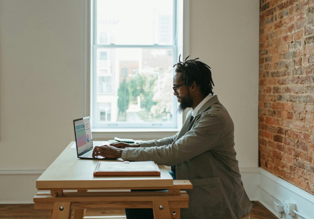 Remote Work vs. Hybrid Models: Which Tech Solutions Are Best for Your Team?