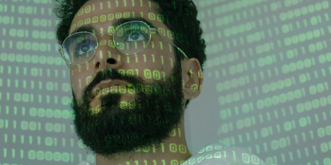 Druva identity resilience https://www.pexels.com/photo/close-up-shot-of-a-bearded-man-wearing-eyeglasses-5474025/