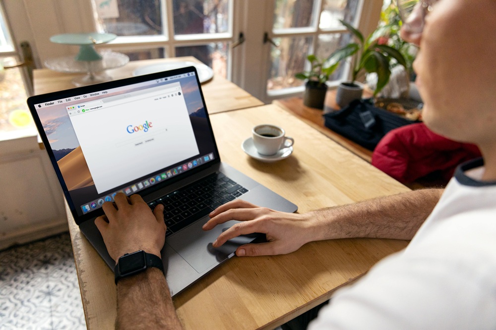 CrowdStrike acquires Seraphic acquisition https://www.pexels.com/photo/person-using-macbook-pro-on-brown-wooden-table-6941930/