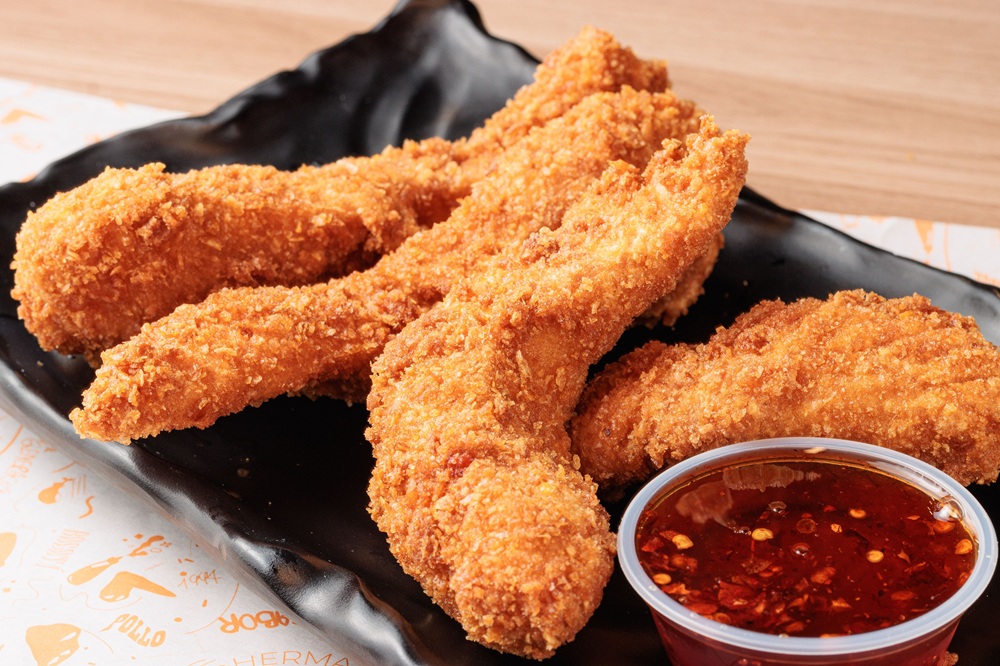 Aqua Security cloud runtime https://www.pexels.com/photo/crispy-fried-chicken-strips-with-spicy-sauce-37025062/