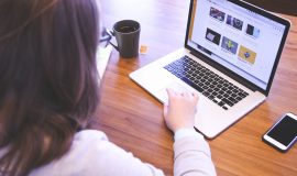 RTO mandates return to office remote work https://pixabay.com/photos/student-woman-startup-business-849821/